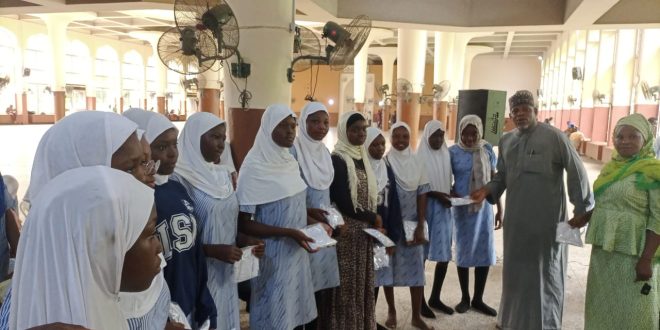 Oyo State Government Directs Students to Use Hijab in All Public Schools